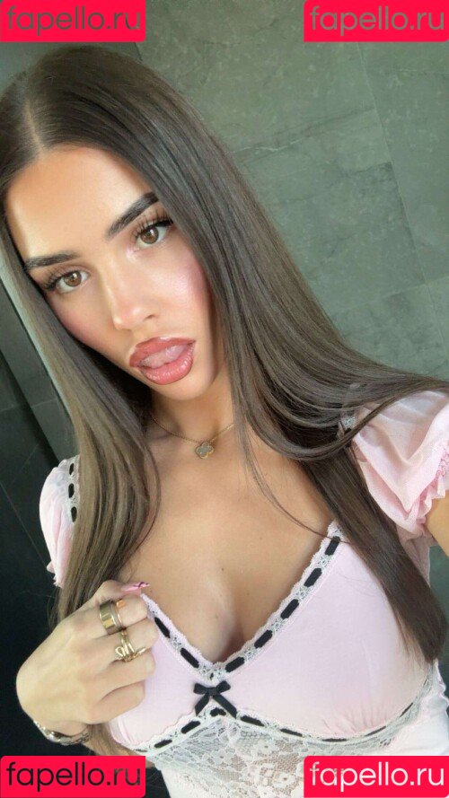 Leah Halton Onlyfans Photo Gallery 