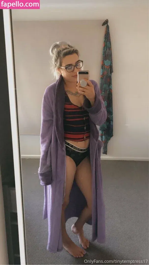 tinytemptress17 Onlyfans Photo Gallery 