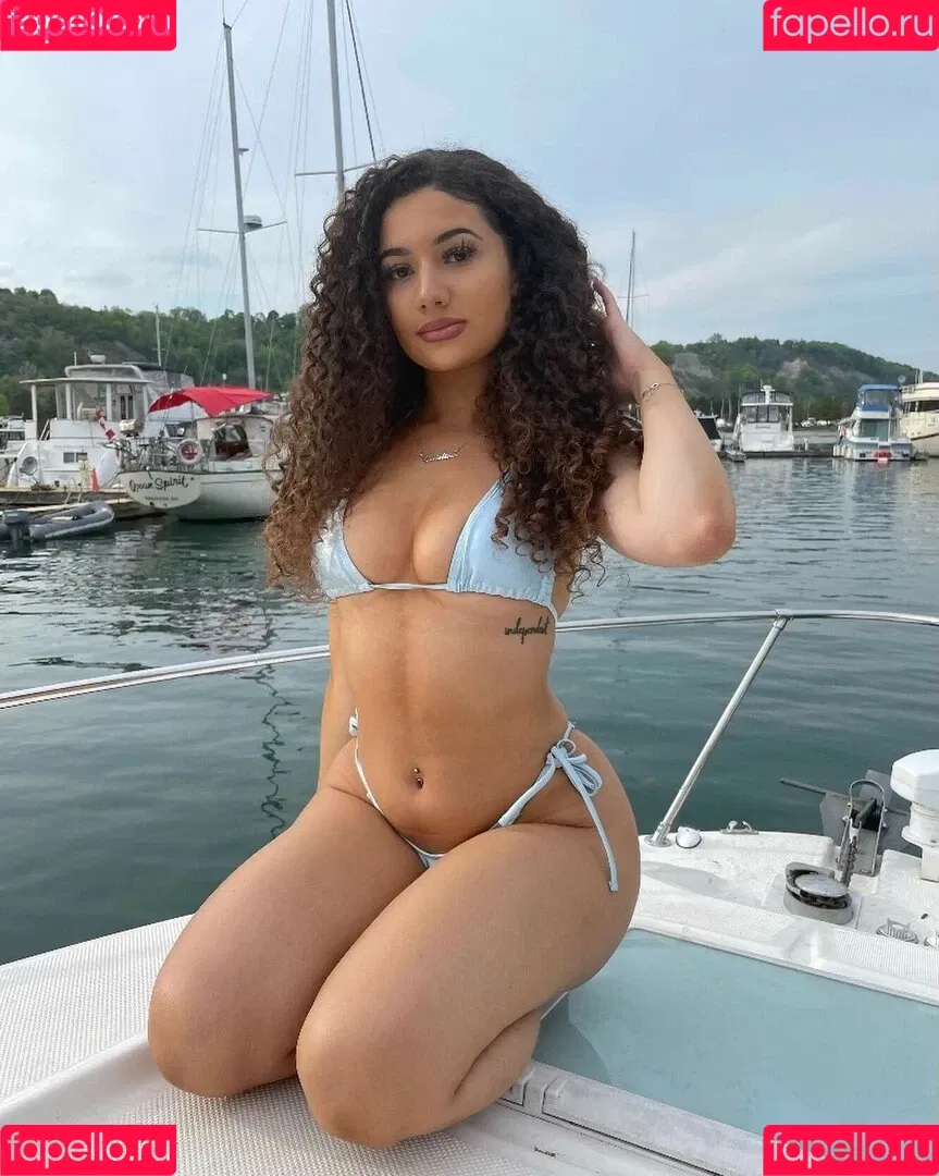 Christina April Amaral Onlyfans Photo Gallery 