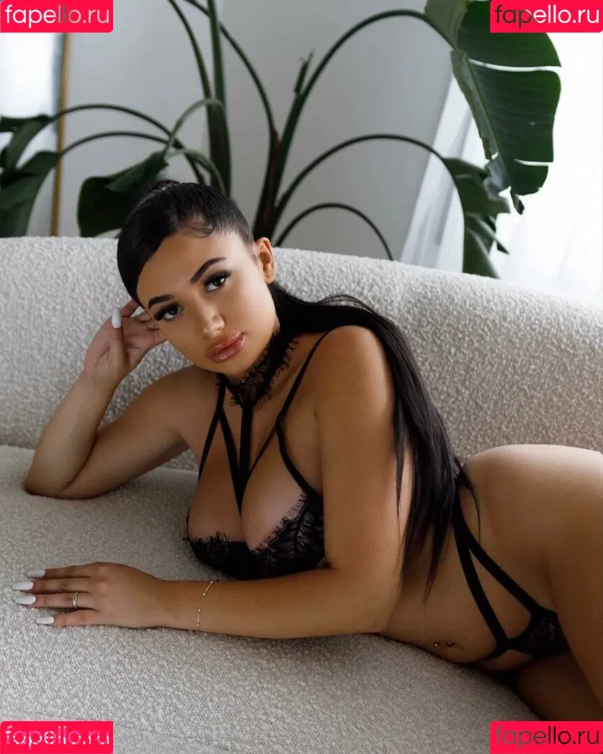 Christina April Amaral Onlyfans Photo Gallery 