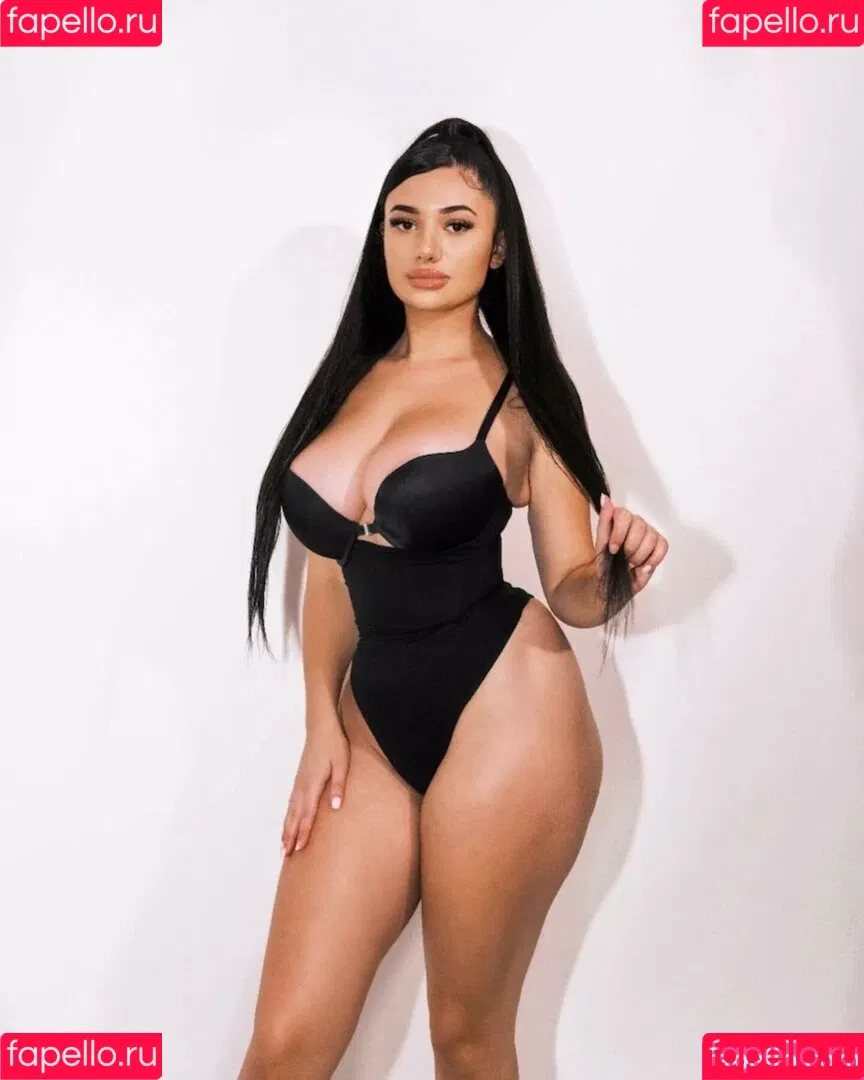 Christina April Amaral Onlyfans Photo Gallery 