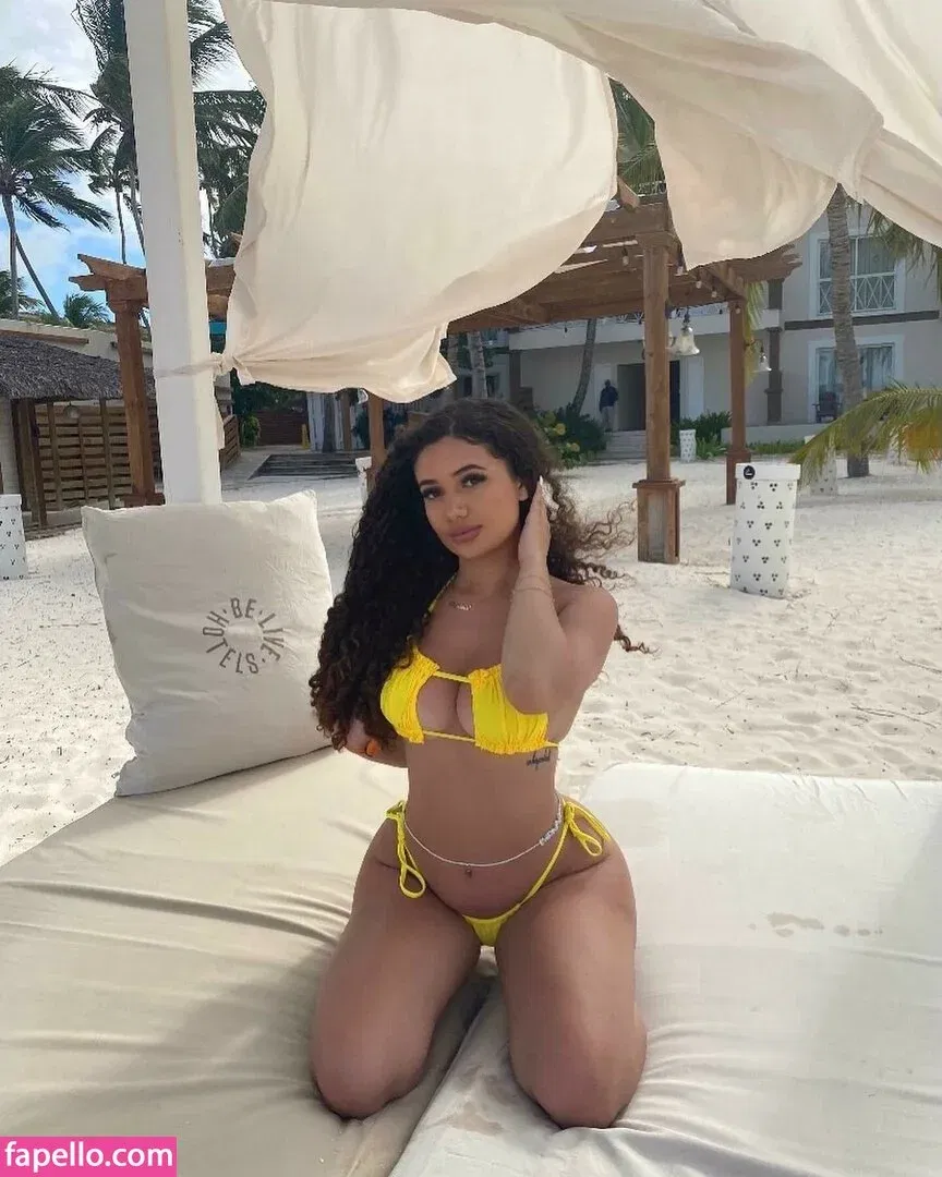 Christina April Amaral Onlyfans Photo Gallery 