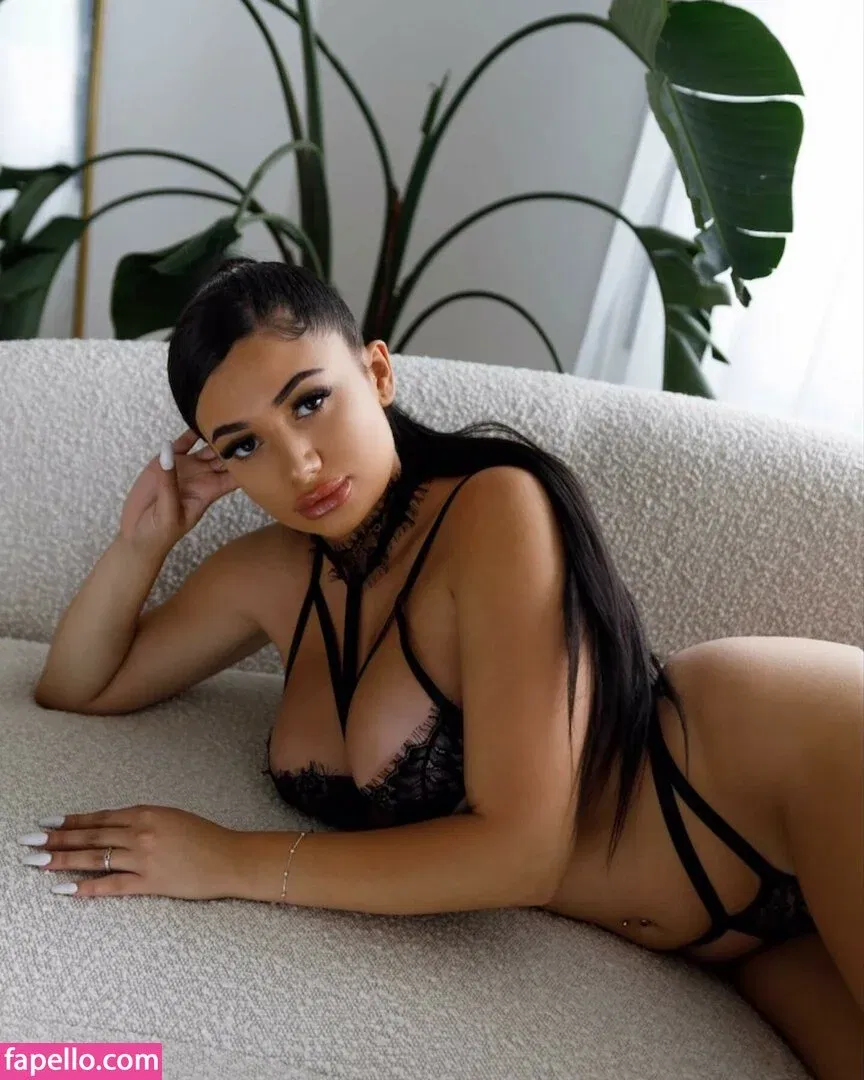 Christina April Amaral Onlyfans Photo Gallery 