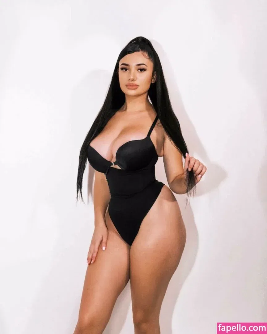 Christina April Amaral Onlyfans Photo Gallery 
