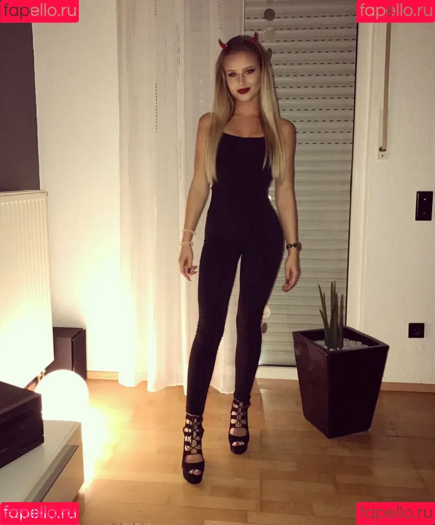 Natalie Onlyfans Photo Gallery 