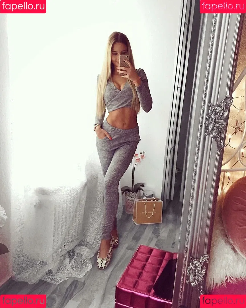 Natalie Onlyfans Photo Gallery 