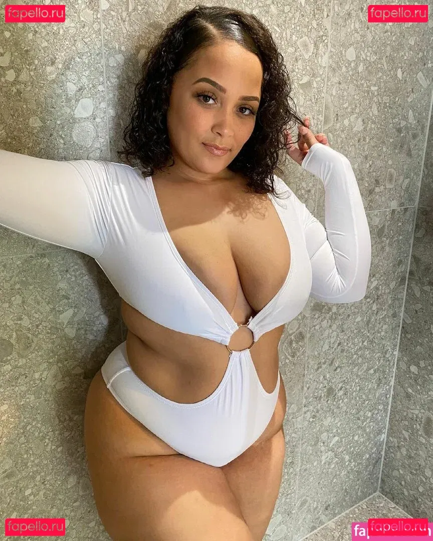 Natalie Onlyfans Photo Gallery 