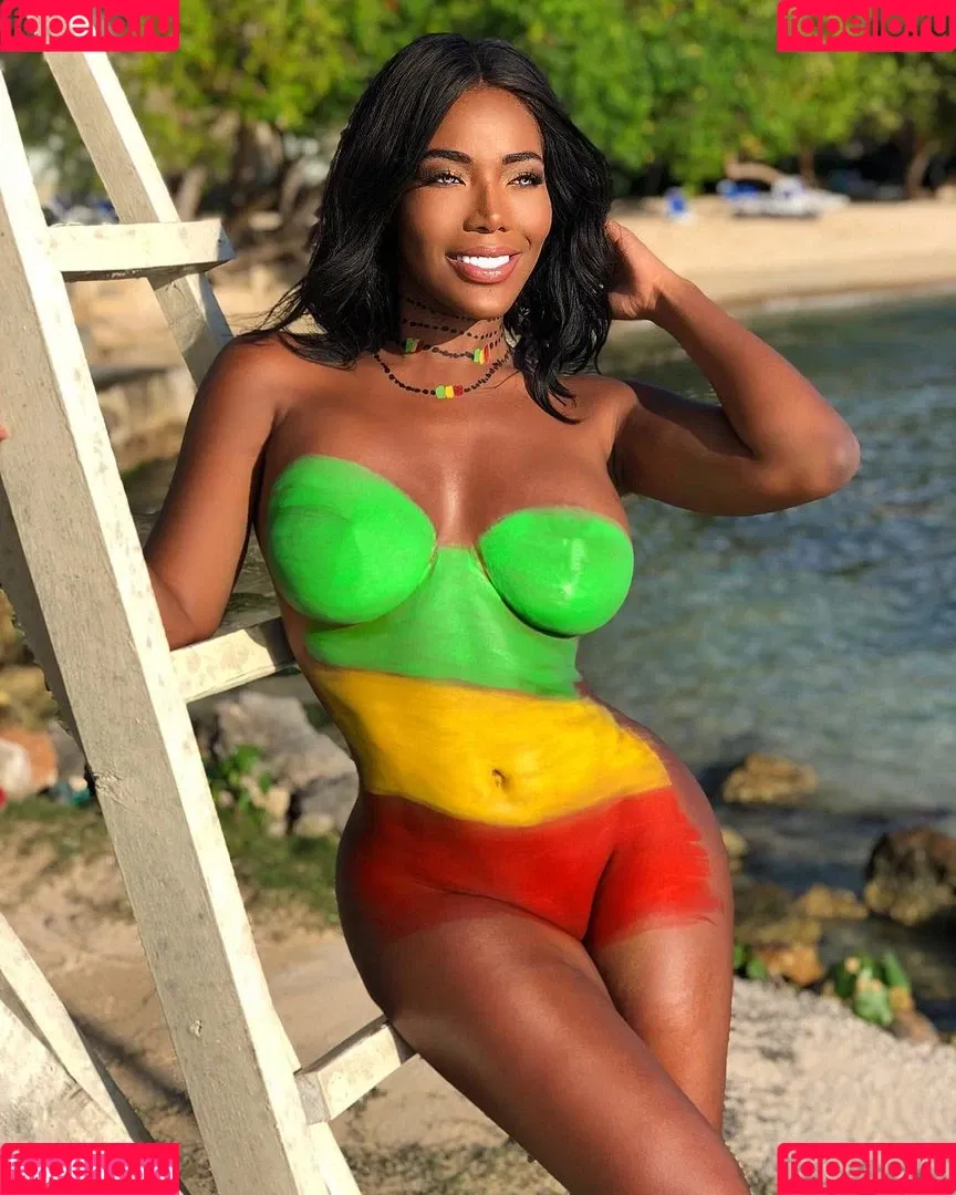 Monifa Jansen Onlyfans Photo Gallery 