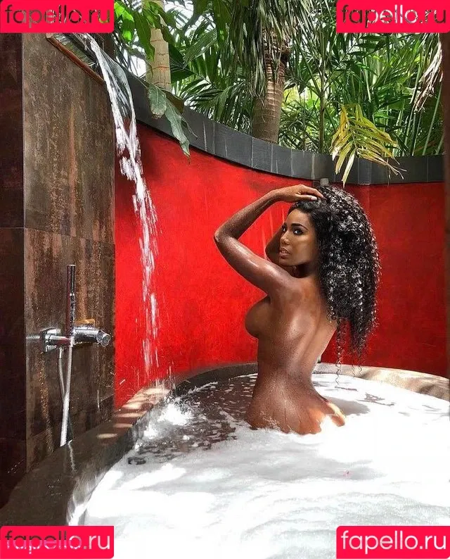 Monifa Jansen Onlyfans Photo Gallery 