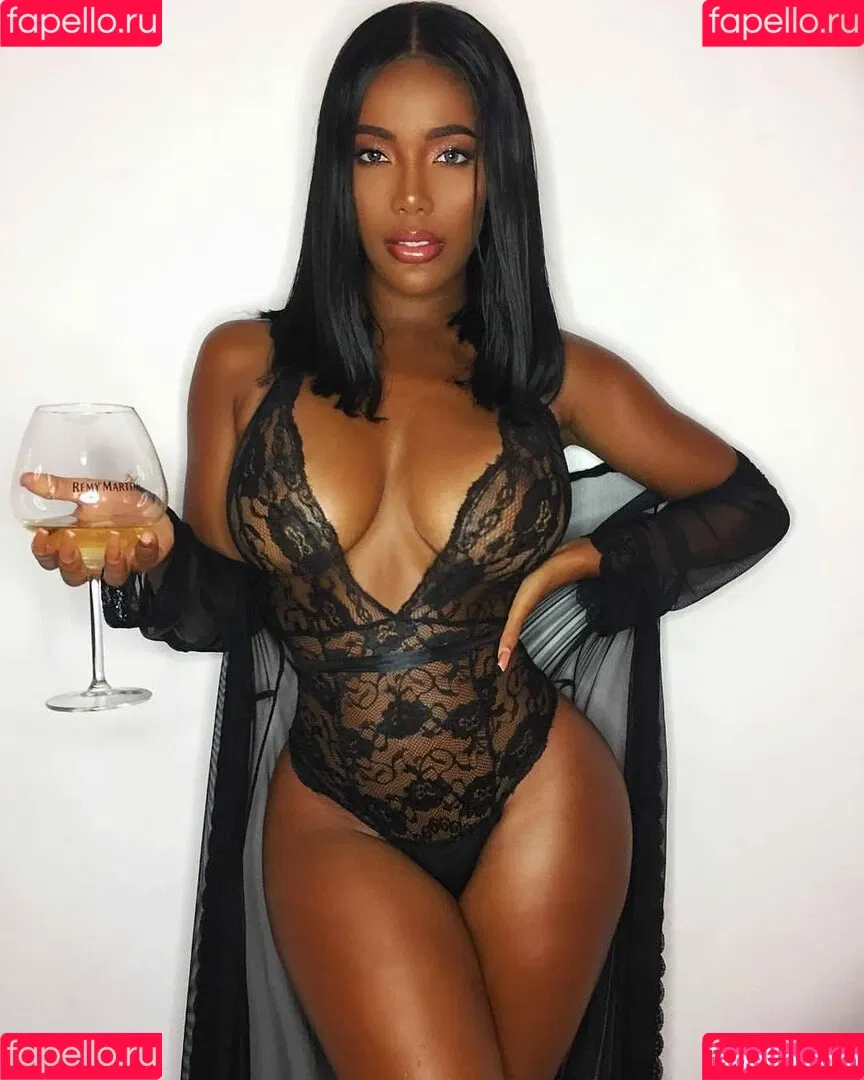 Monifa Jansen Onlyfans Photo Gallery 