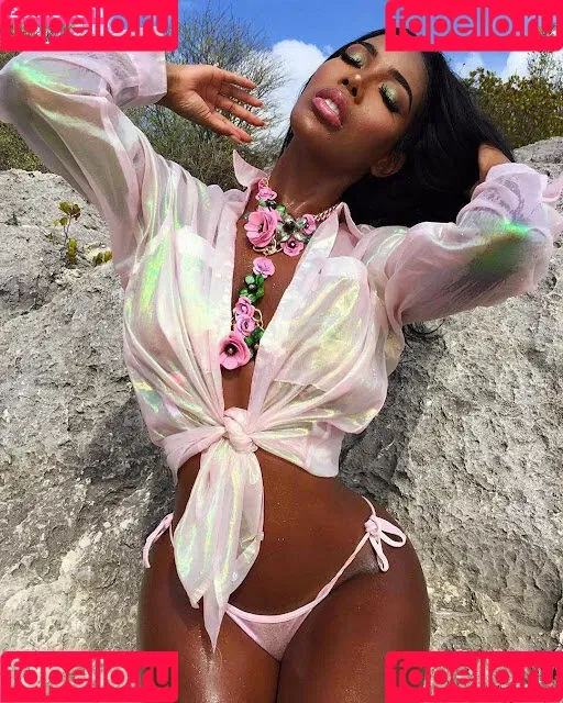 Monifa Jansen Onlyfans Photo Gallery 