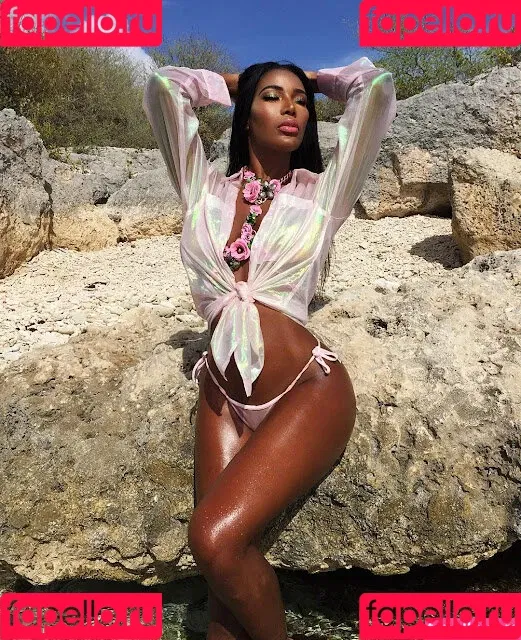 Monifa Jansen Onlyfans Photo Gallery 