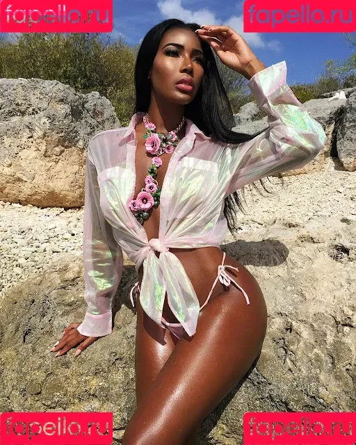 Monifa Jansen Onlyfans Photo Gallery 