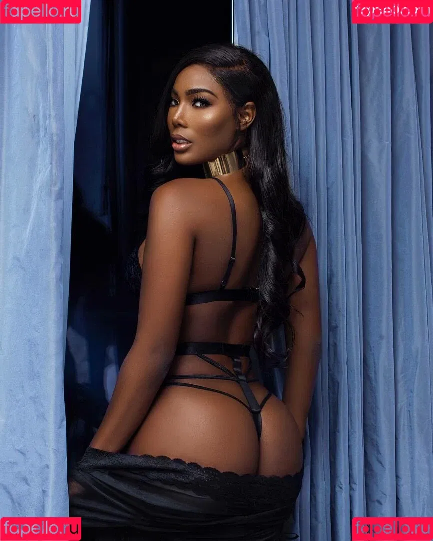 Monifa Jansen Onlyfans Photo Gallery 