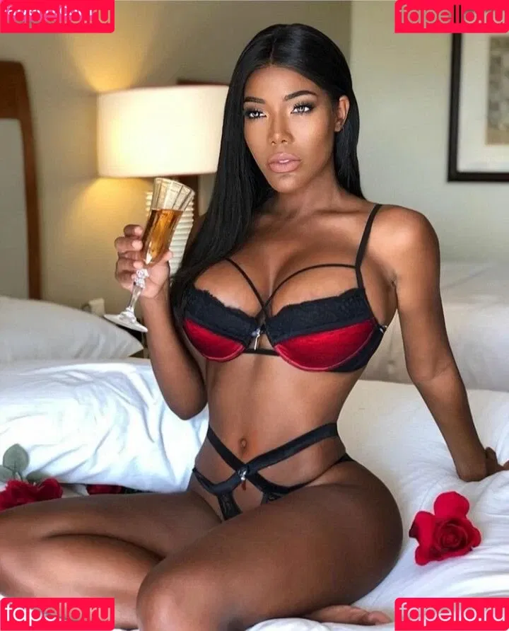 Monifa Jansen Onlyfans Photo Gallery 
