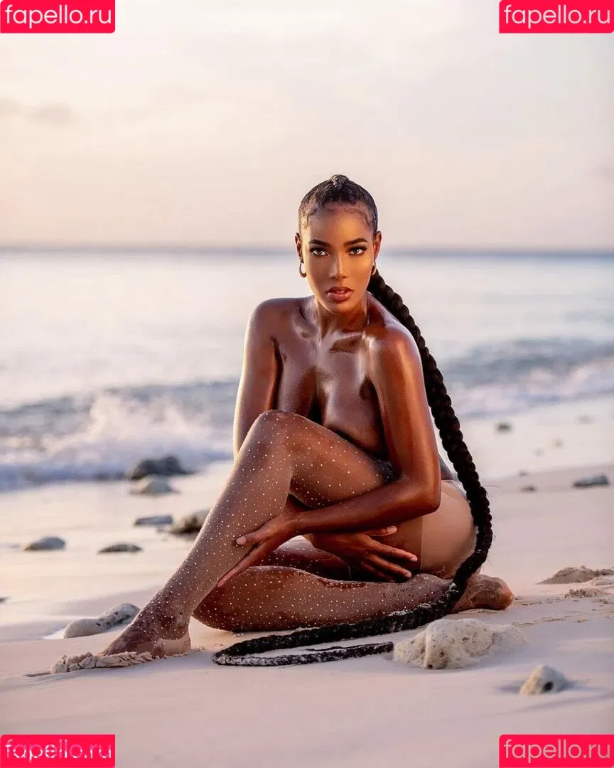 Monifa Jansen Onlyfans Photo Gallery 