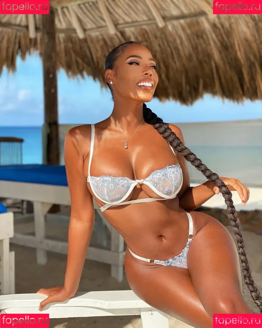 Monifa Jansen Onlyfans Photo Gallery 