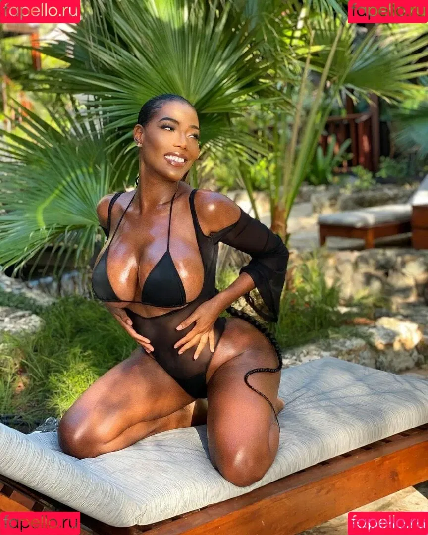 Monifa Jansen Onlyfans Photo Gallery 