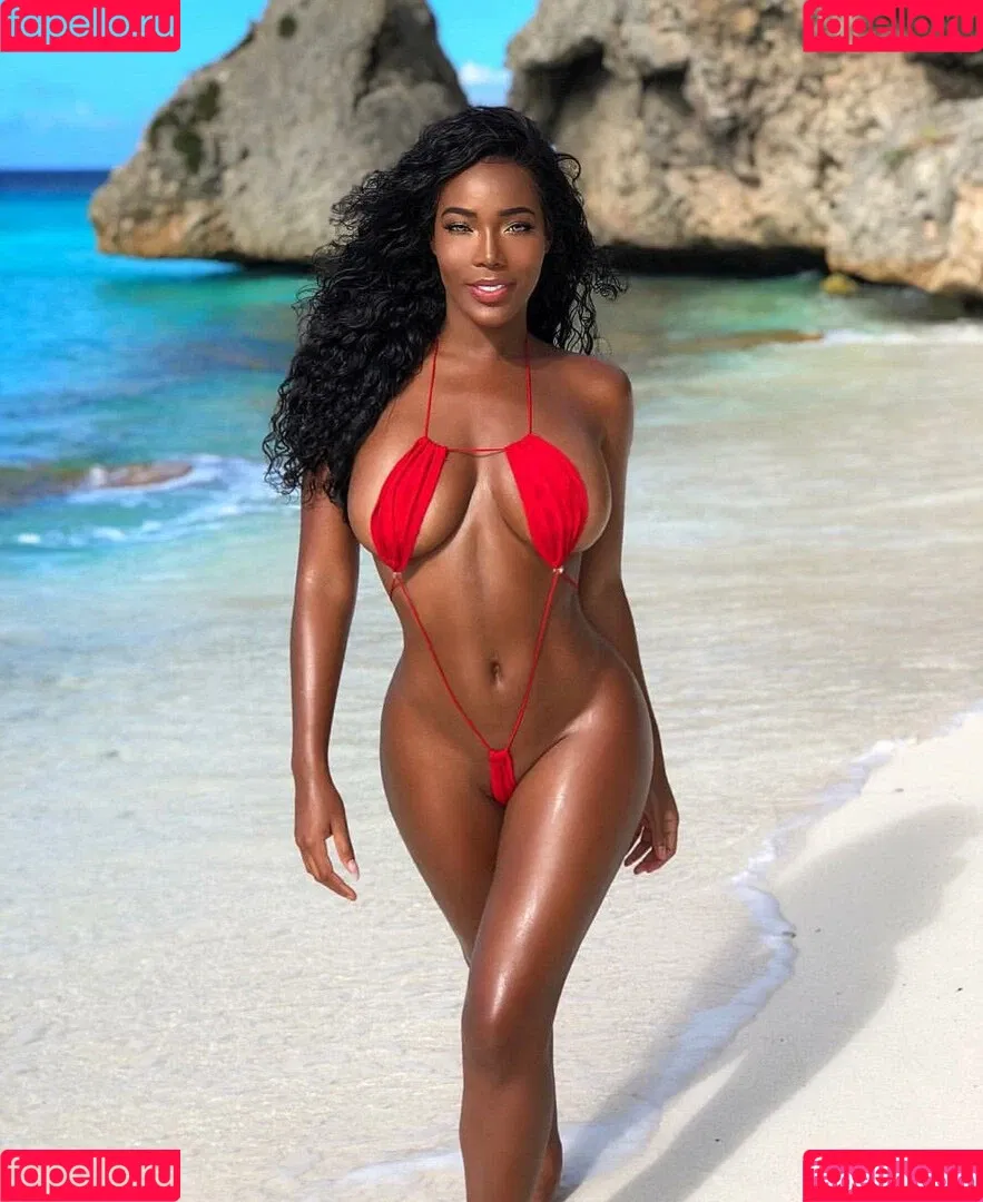 Monifa Jansen Onlyfans Photo Gallery 