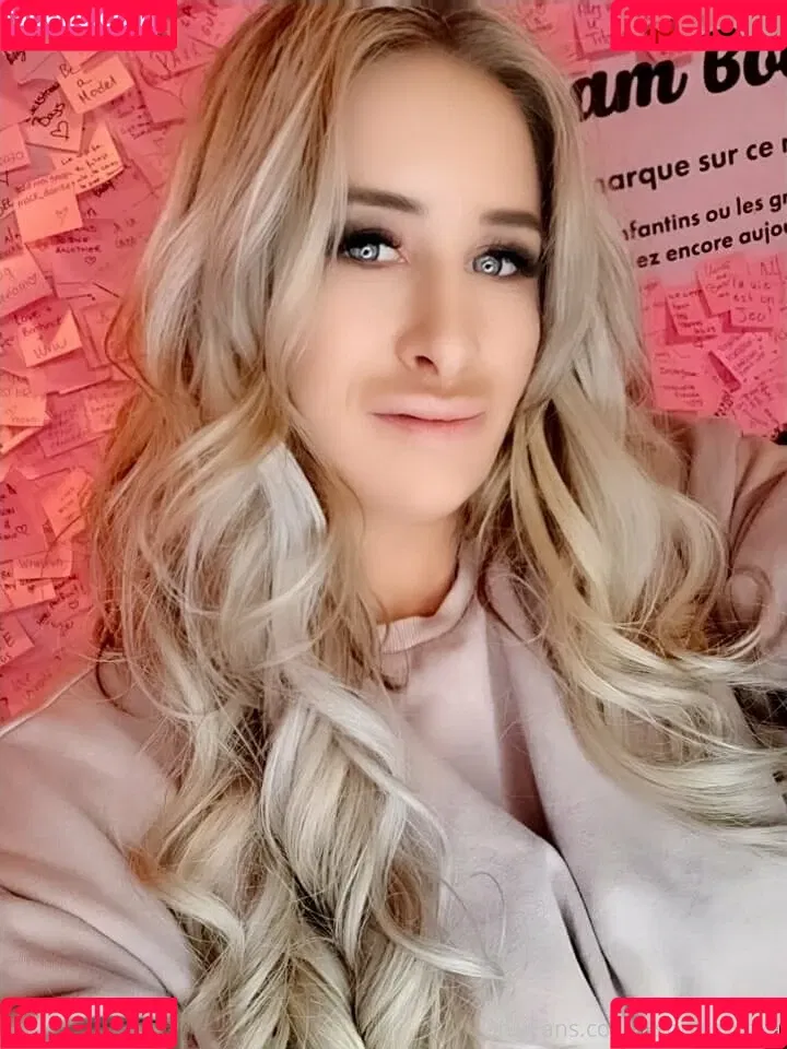 ashleygoldca Onlyfans Photo Gallery 