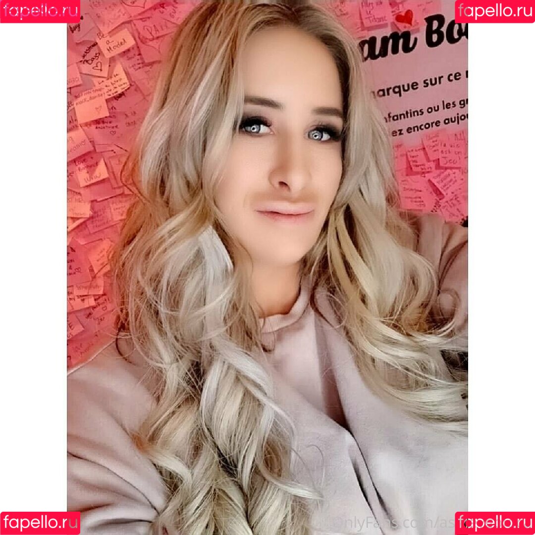 ashleygoldca Onlyfans Photo Gallery 