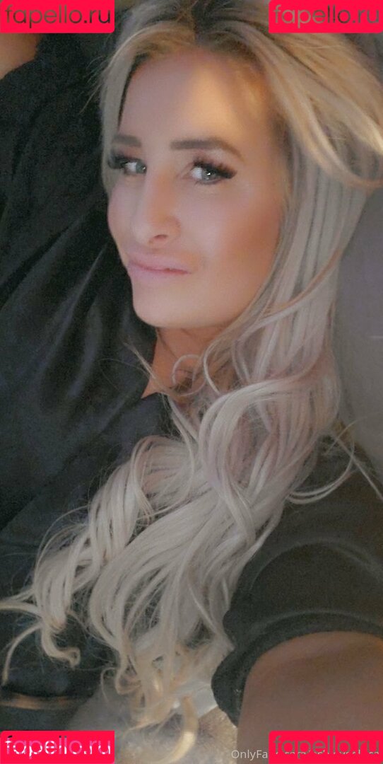 ashleygoldca Onlyfans Photo Gallery 