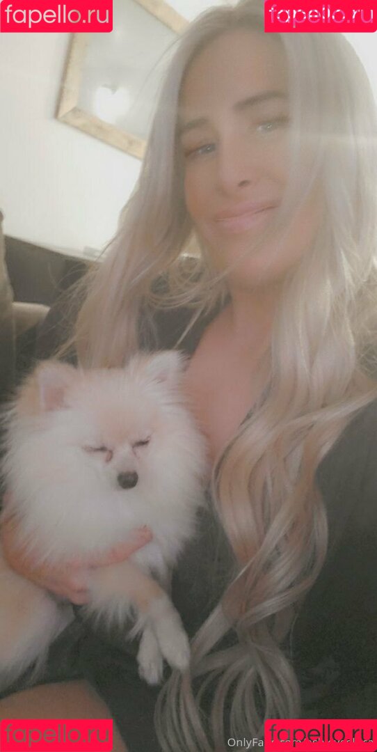 ashleygoldca Onlyfans Photo Gallery 