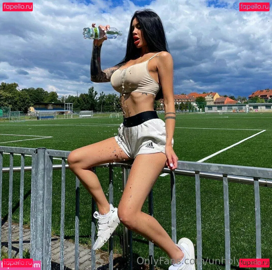 unholy.mary Onlyfans Photo Gallery 