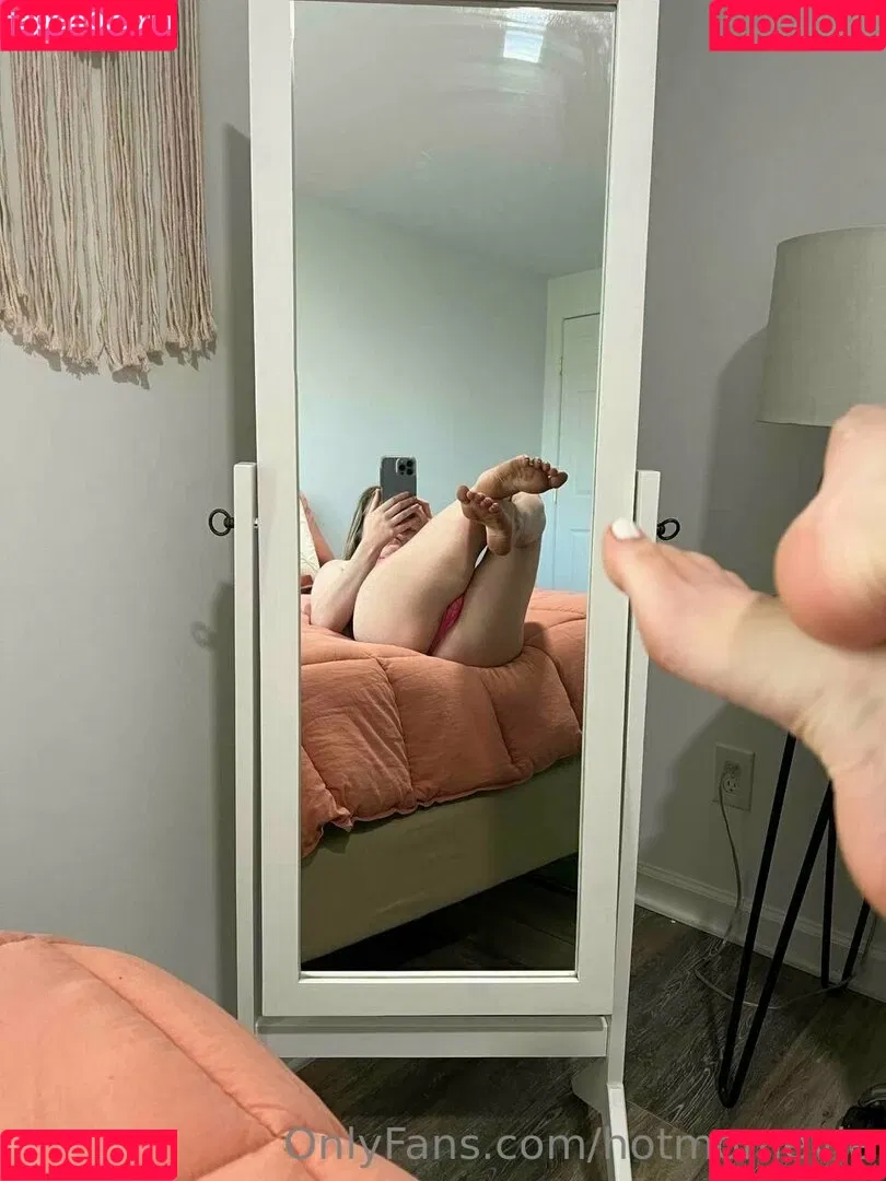 hotmomevie Onlyfans Photo Gallery 