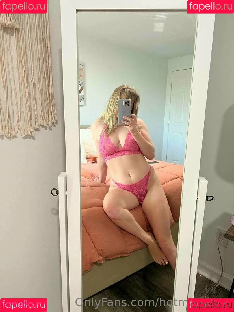 hotmomevie Onlyfans Photo Gallery 