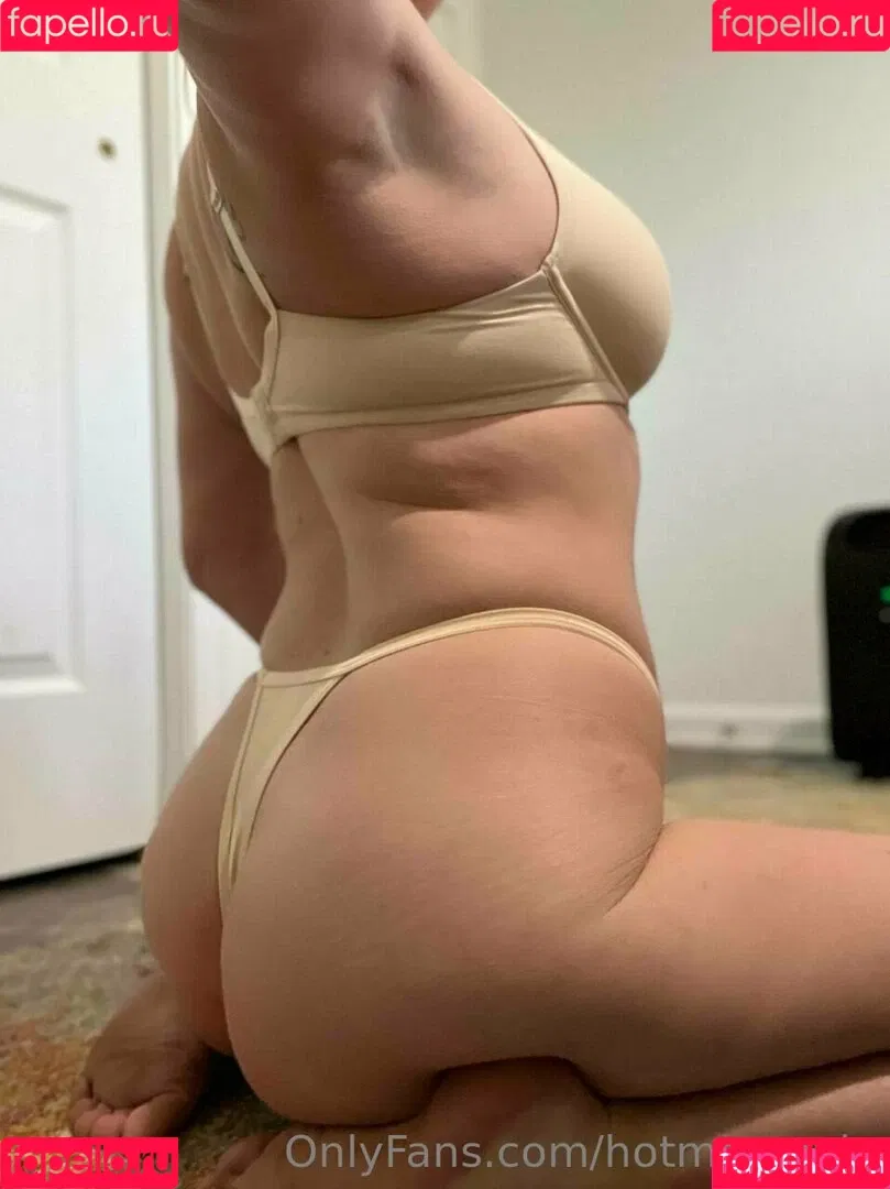 hotmomevie Onlyfans Photo Gallery 