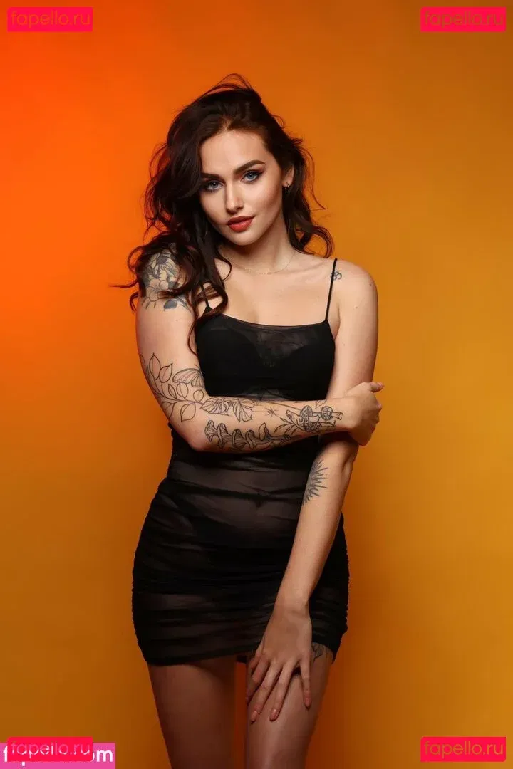 hales Onlyfans Photo Gallery 