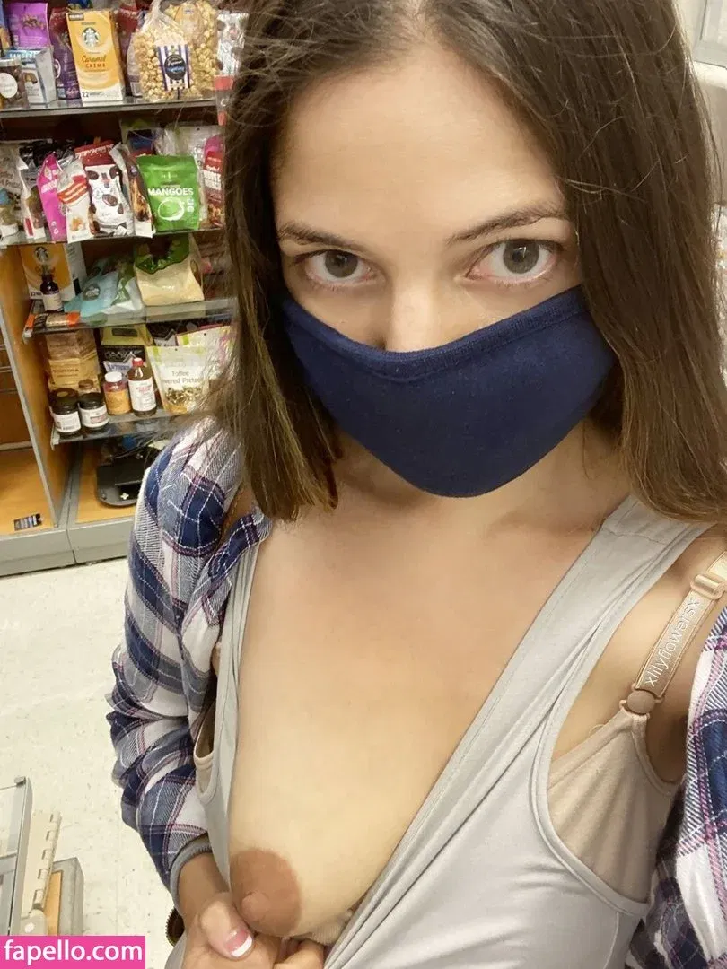 Xlilyflowersx Onlyfans Photo Gallery 