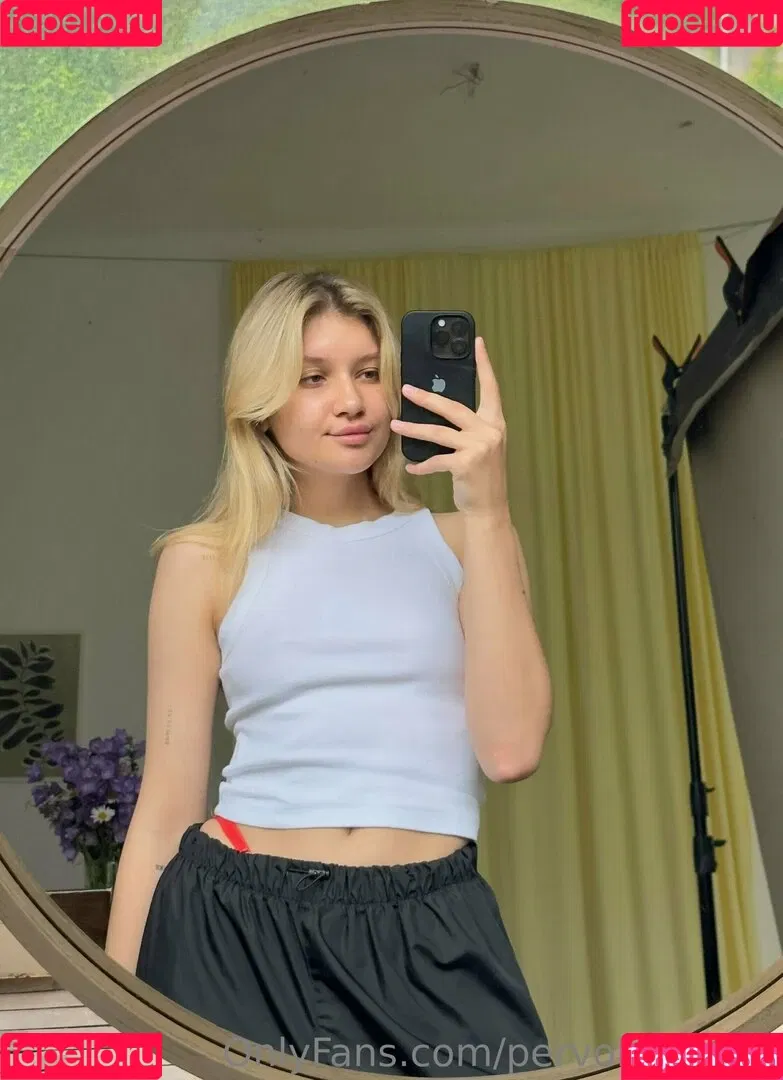 pervokursnica Onlyfans Photo Gallery 