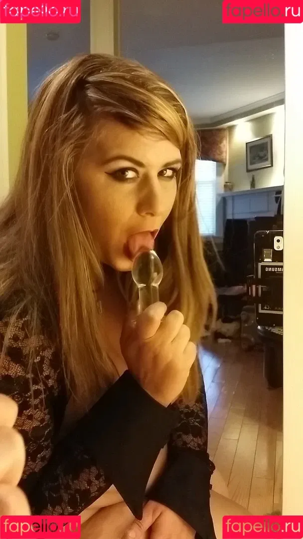 London Andrews Onlyfans Photo Gallery 