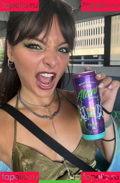 Cassady McClincy Onlyfans Photo Gallery 