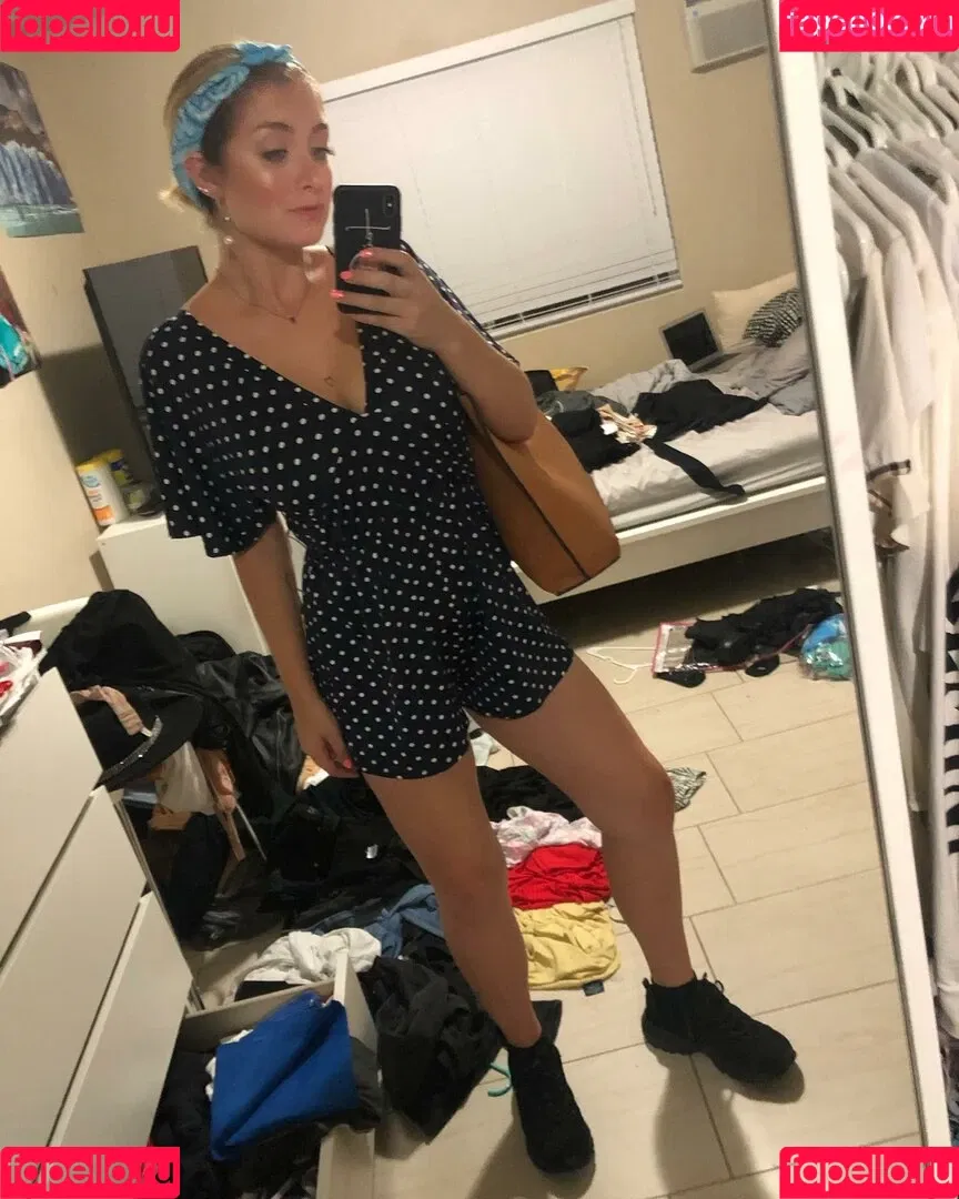 emilyrainey Onlyfans Photo Gallery 