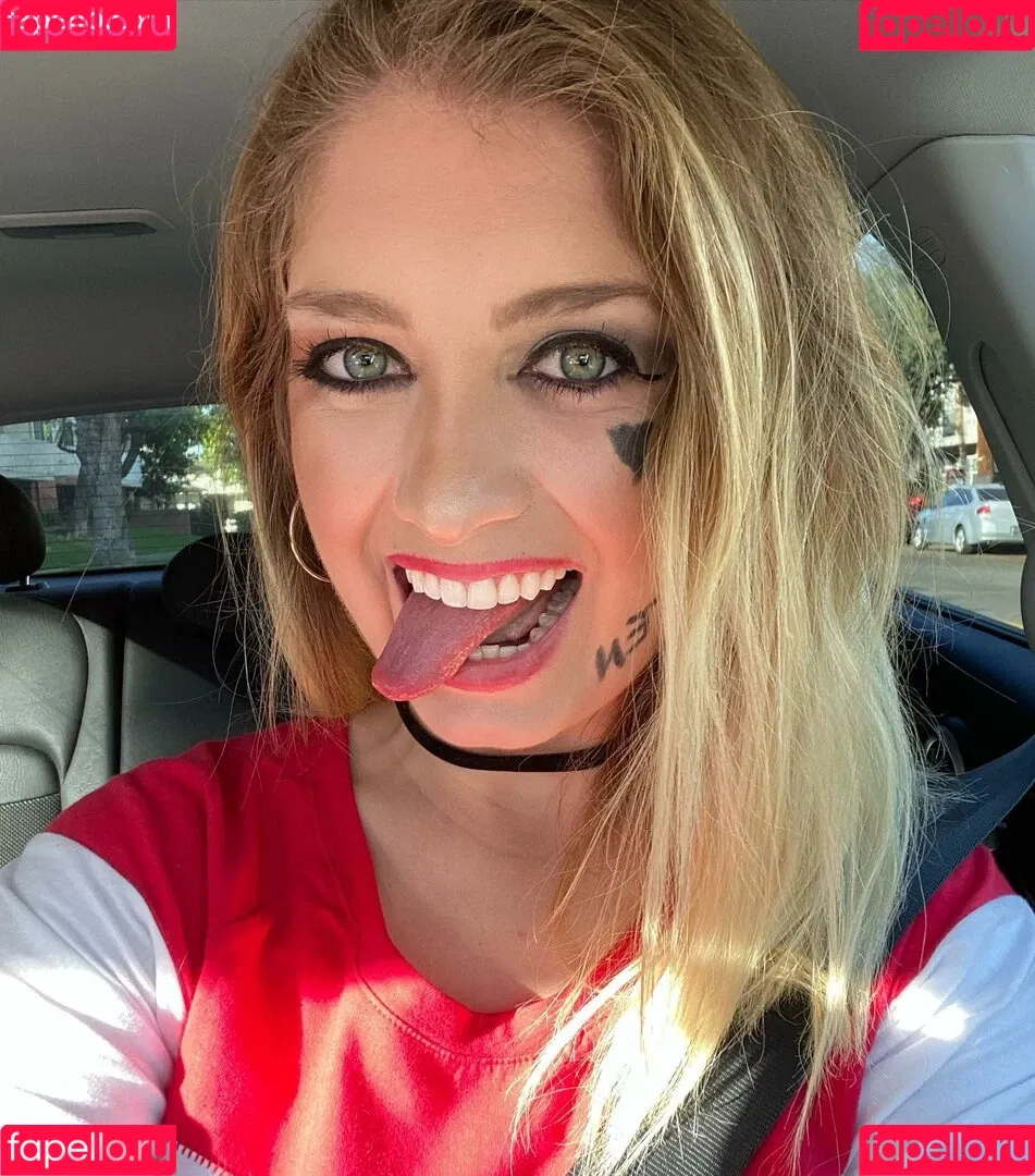emilyrainey Onlyfans Photo Gallery 