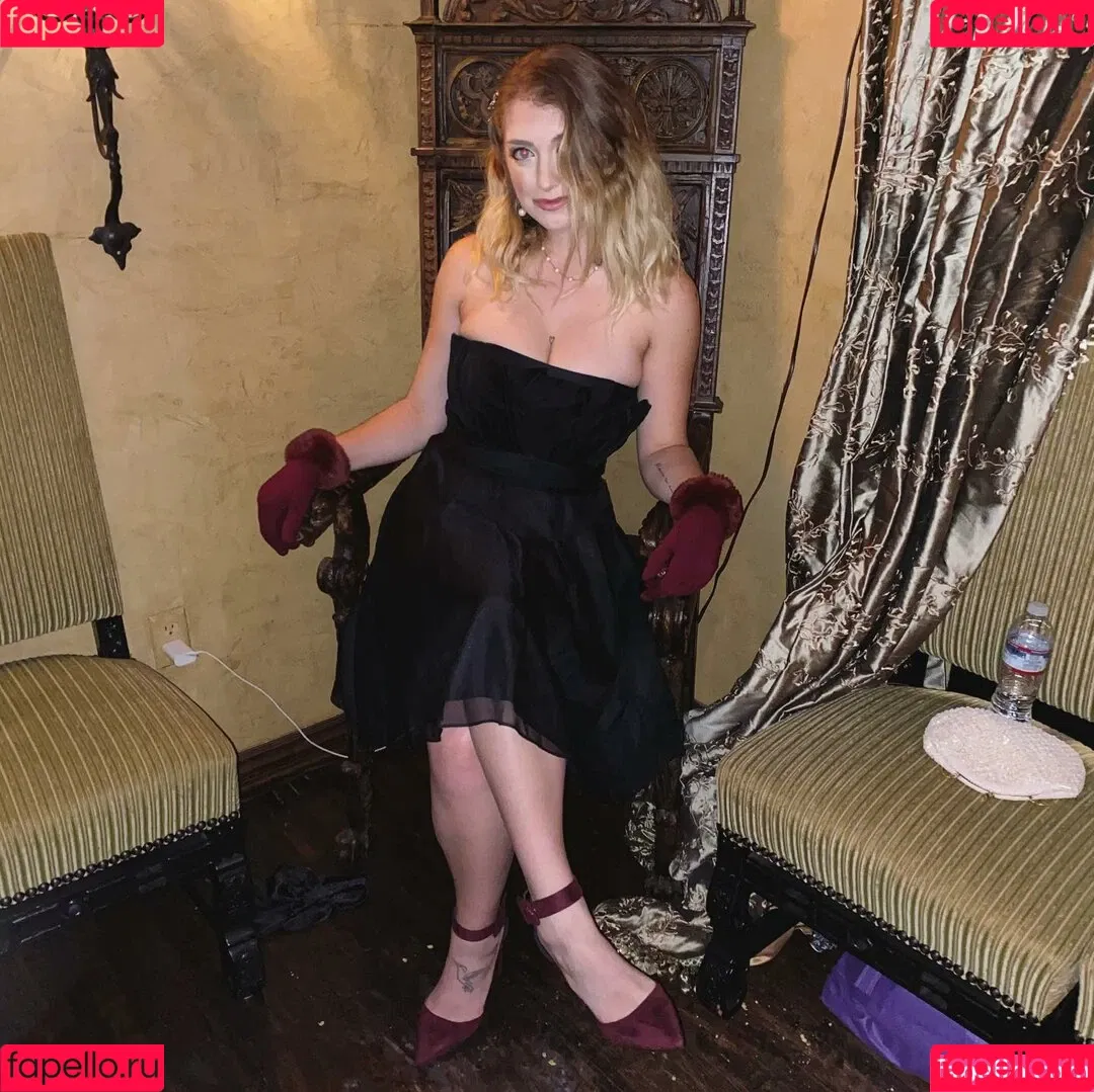 emilyrainey Onlyfans Photo Gallery 