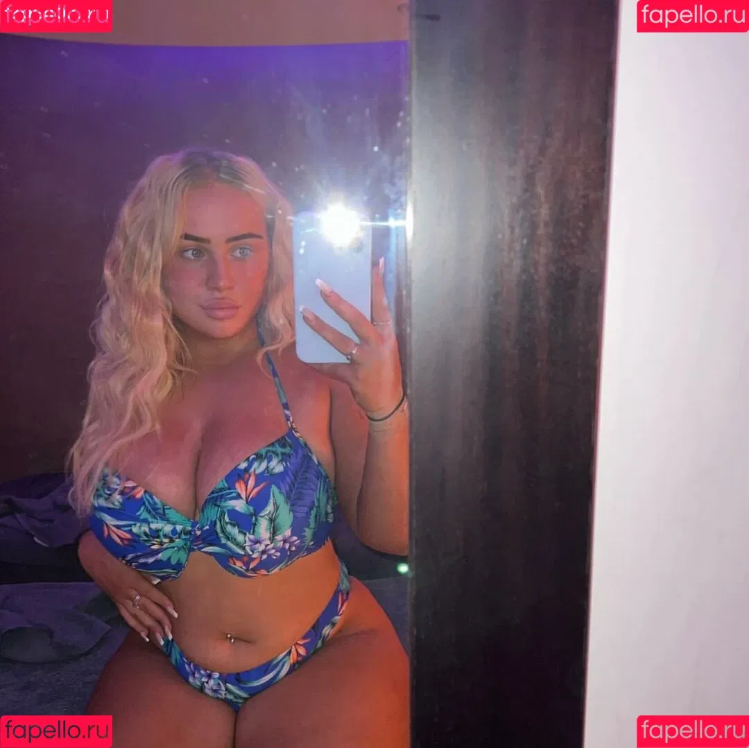 Molly O'Shea Onlyfans Photo Gallery 