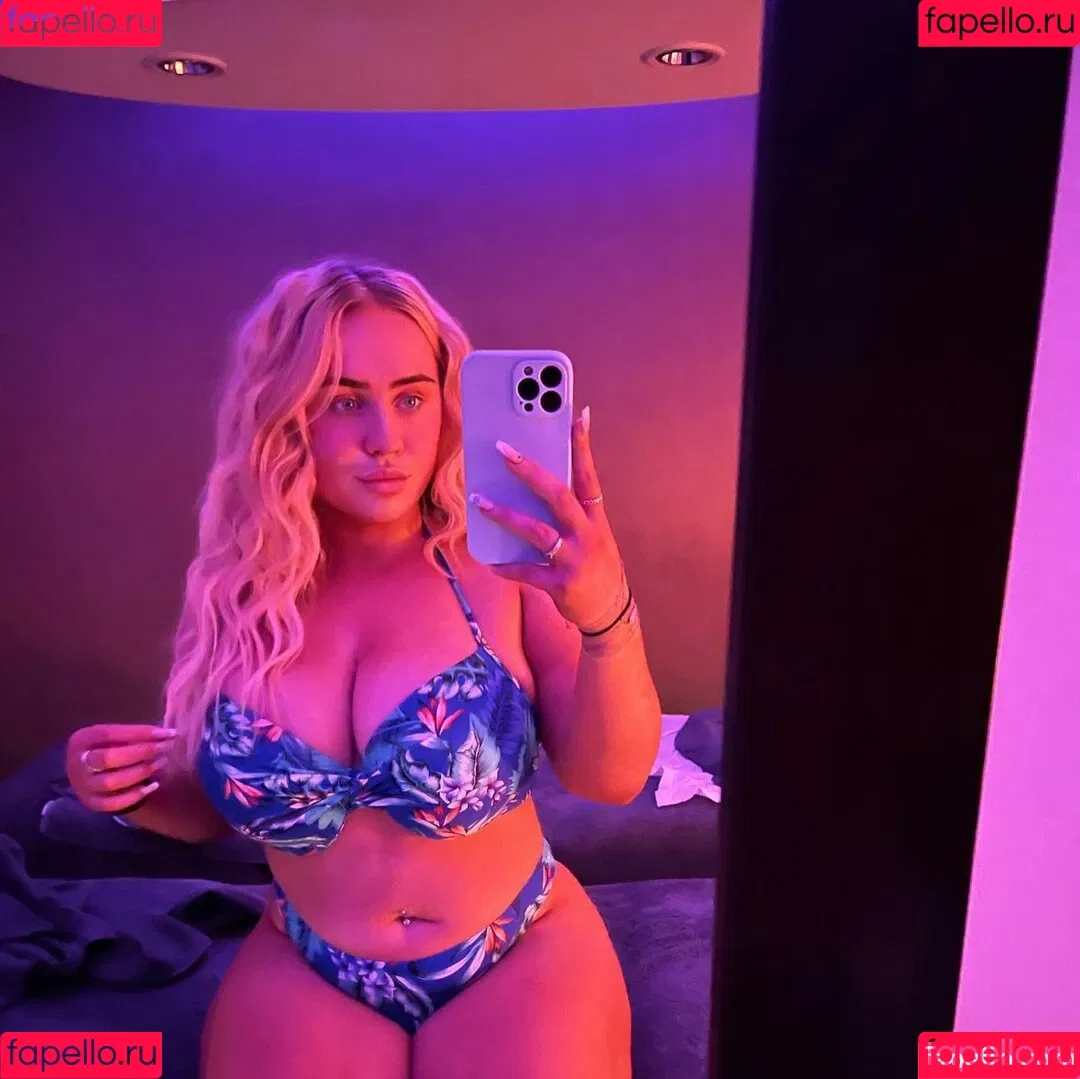 Molly O'Shea Onlyfans Photo Gallery 