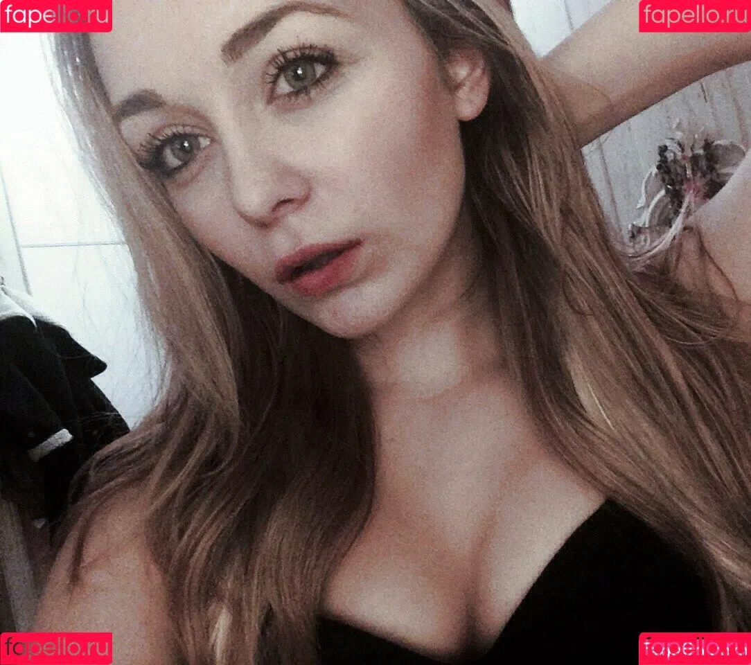 Elyse Summer Onlyfans Photo Gallery 