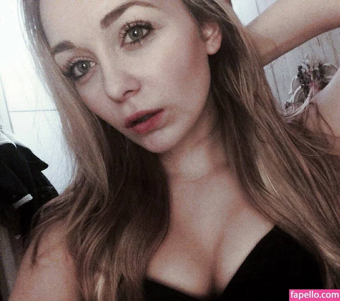 Elyse Summer Onlyfans Photo Gallery 