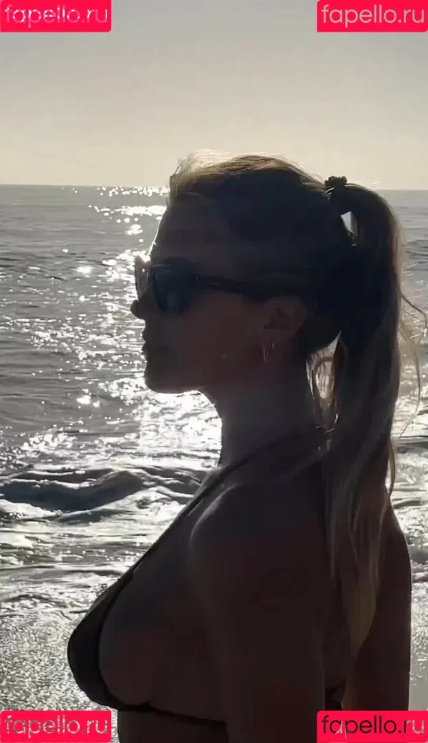 Kara Del Toro Onlyfans Photo Gallery 