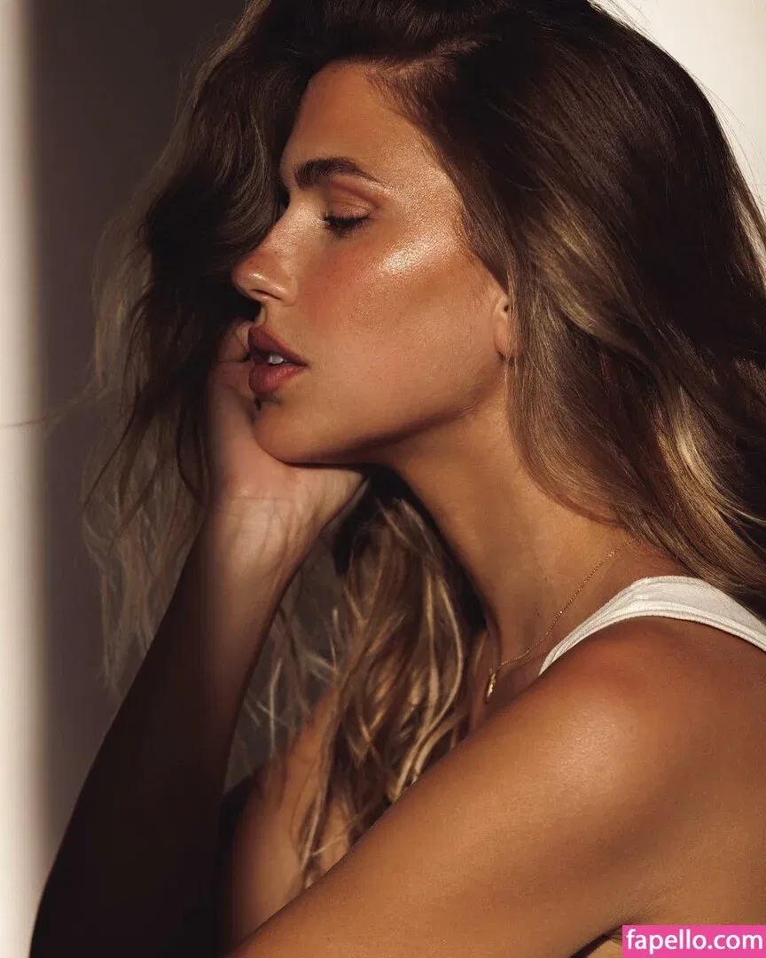Kara Del Toro Onlyfans Photo Gallery 