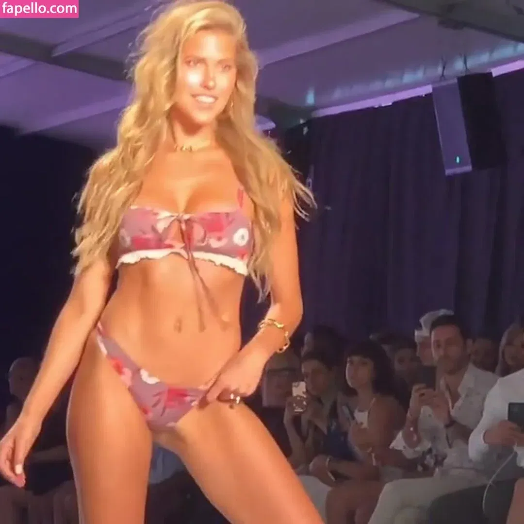 Kara Del Toro Onlyfans Photo Gallery 