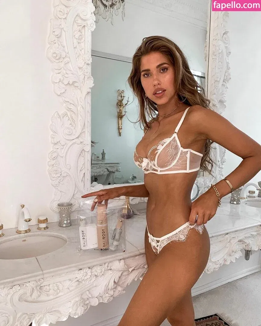 Kara Del Toro Onlyfans Photo Gallery 