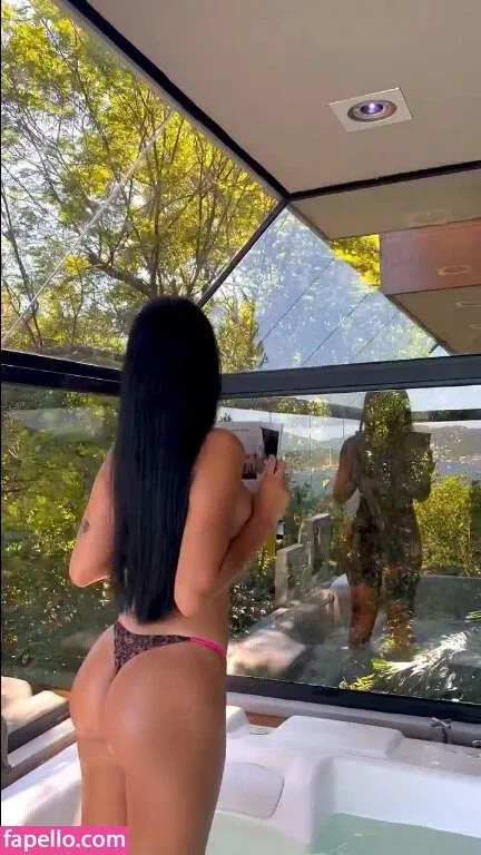 Victoria Medeiros Onlyfans Photo Gallery 