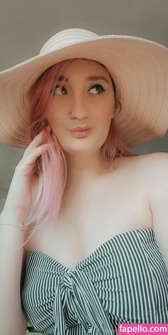 yummarie Onlyfans Photo Gallery 