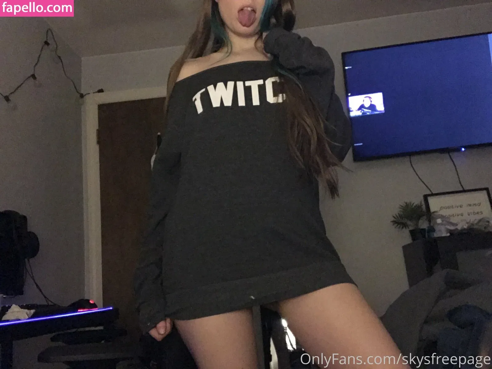 skysfreepage Onlyfans Photo Gallery 